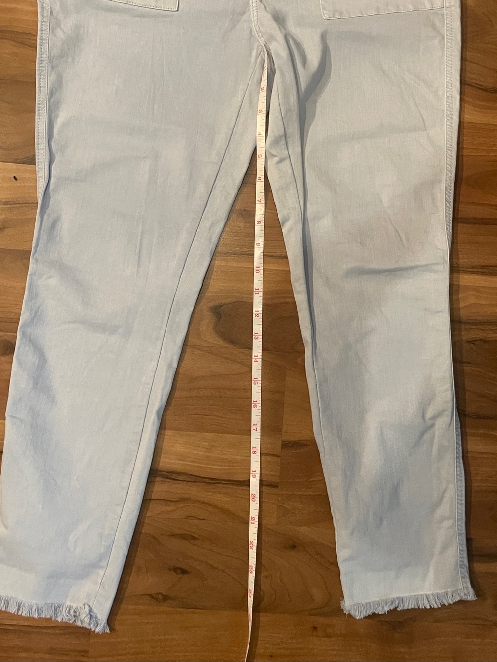 LOFT Skinny Crop Utility Pocket Jeans Size 8 Light Blue Denim Raw Hem - Picture 11 of 16